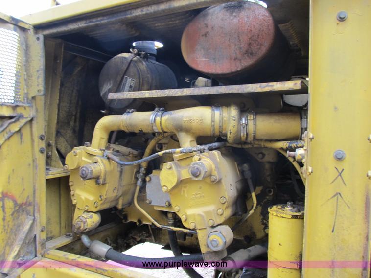 image for item 4103 1989 Caterpillar 215 excavator