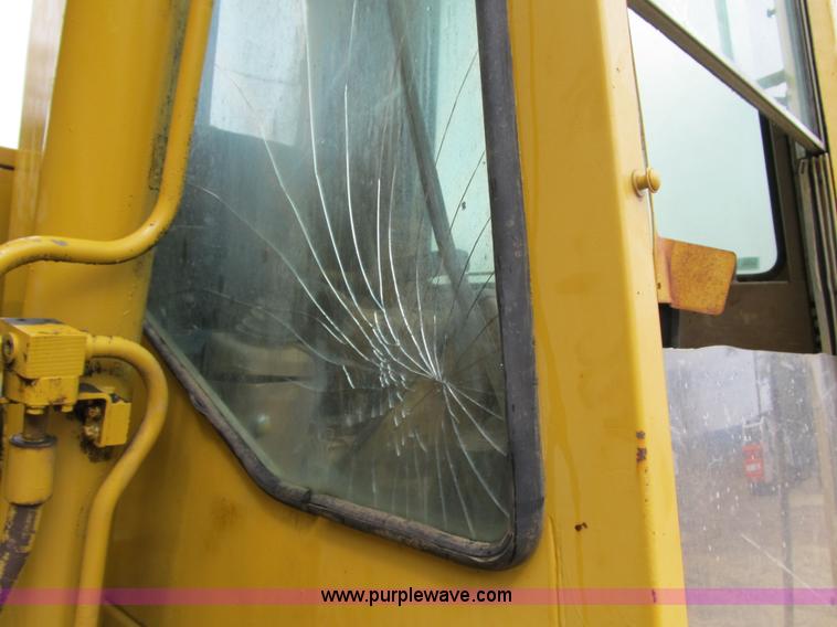 image for item 4103 1989 Caterpillar 215 excavator