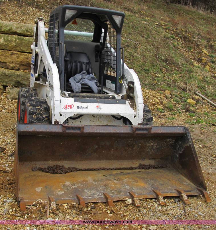 image for item 4104 2002 Bobcat 773 skid steer