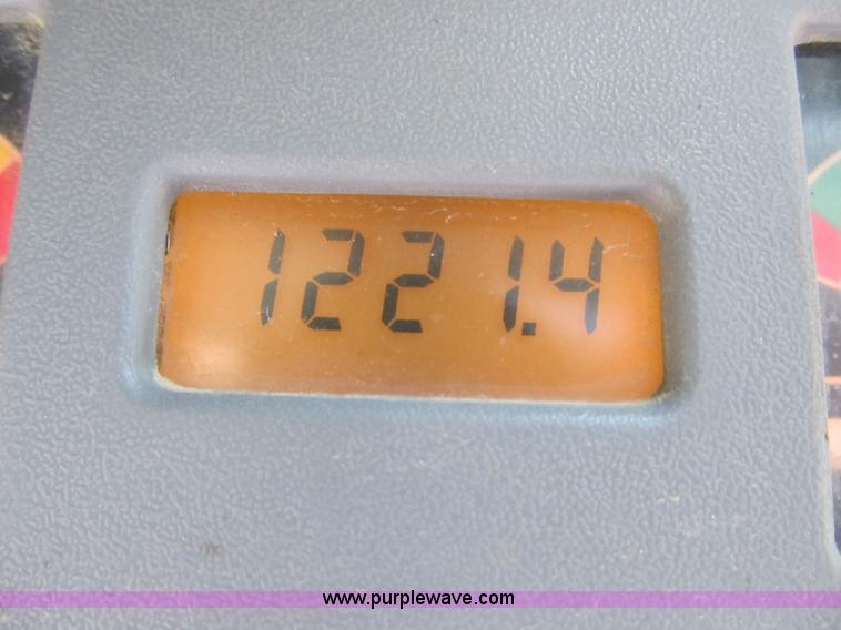 image for item 4104 2002 Bobcat 773 skid steer