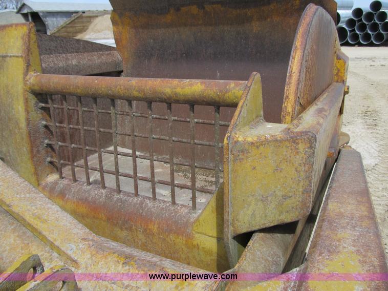 image for item 4145 1971 Caterpillar D6C dozer with towed scraper
