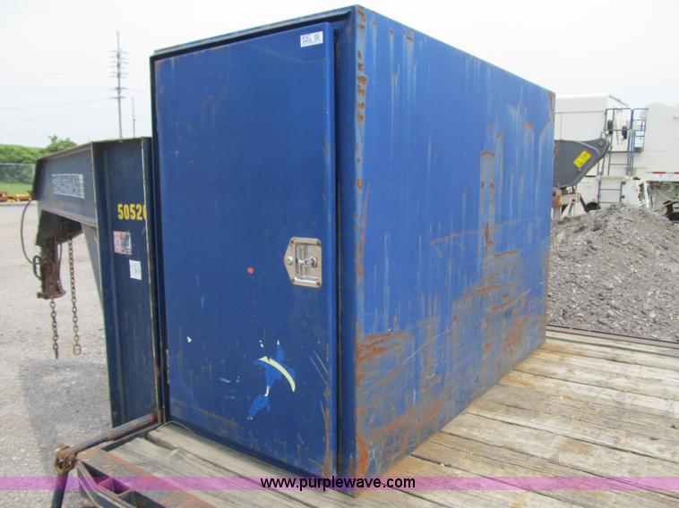 image for item 4147 1999 Trailerman ZT flatbed goose neck trailer