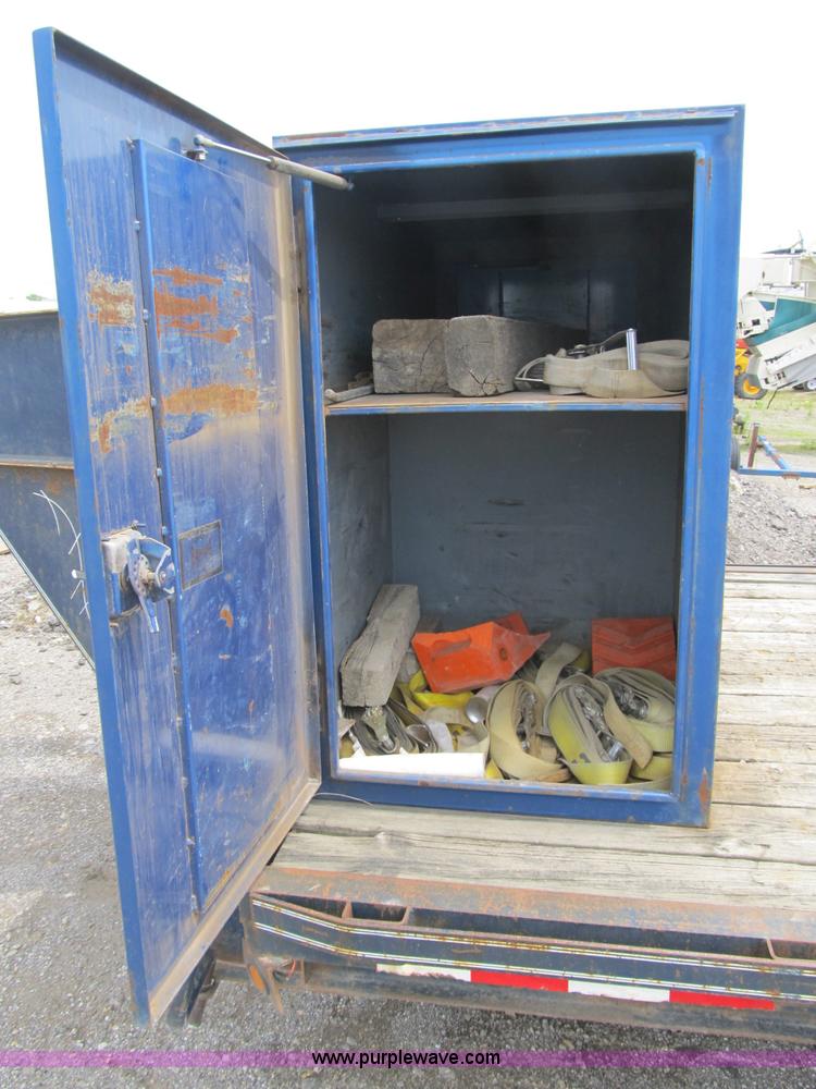 image for item 4147 1999 Trailerman ZT flatbed goose neck trailer