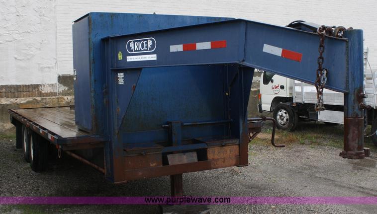 image for item 4710 2001 R & W 18' goose neck trailer