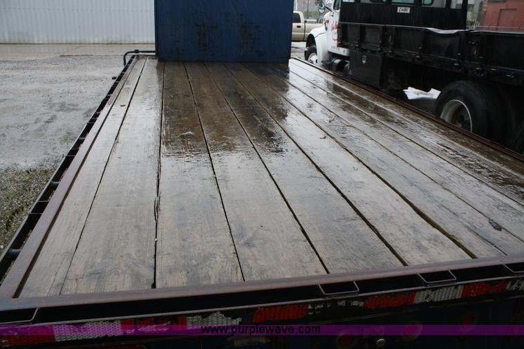 image for item 4710 2001 R & W 18' goose neck trailer