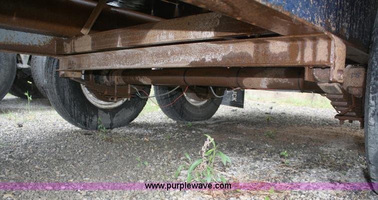 image for item 4710 2001 R & W 18' goose neck trailer