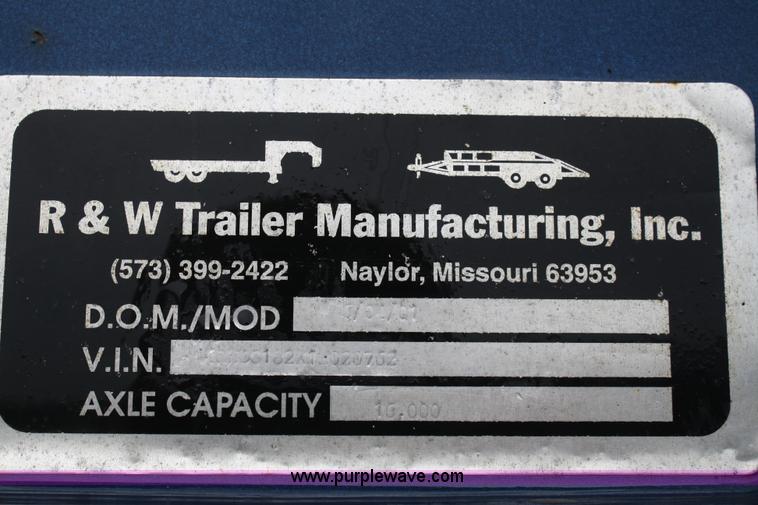 image for item 4710 2001 R & W 18' goose neck trailer