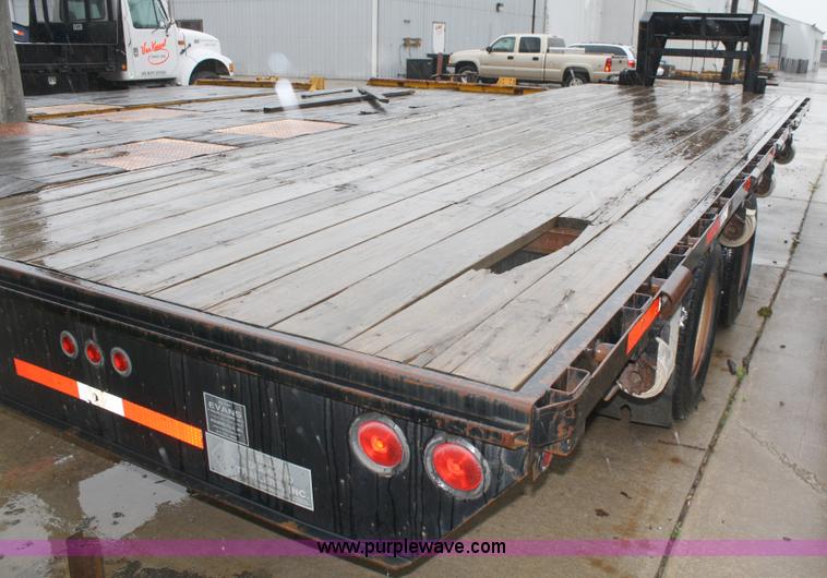 image for item 4711 2002 Blue Diamond 24' goose neck trailer