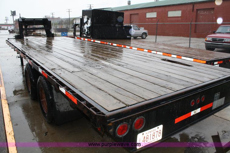image for item 4711 2002 Blue Diamond 24' goose neck trailer