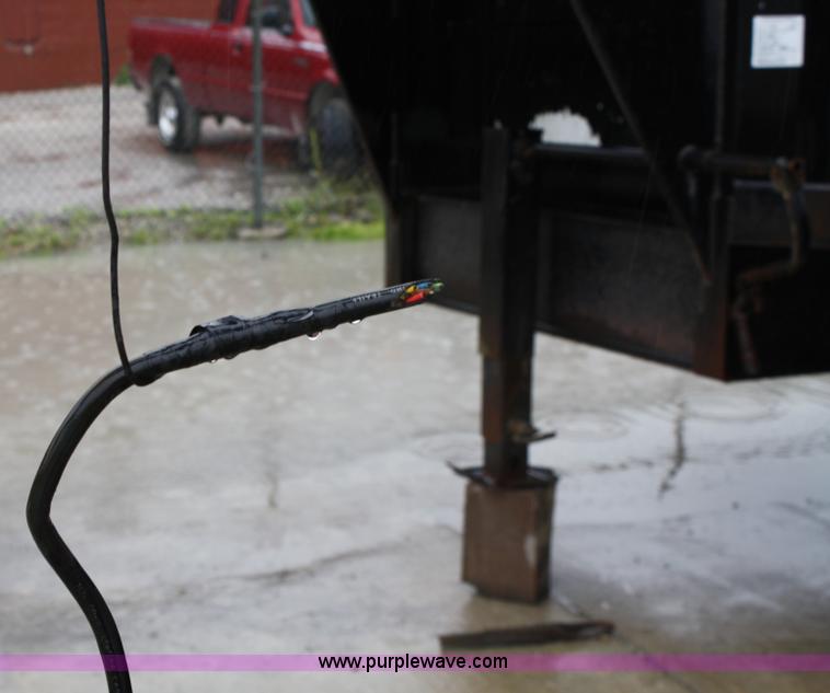 image for item 4711 2002 Blue Diamond 24' goose neck trailer