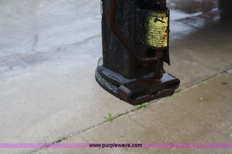 image for item 4711 2002 Blue Diamond 24' goose neck trailer