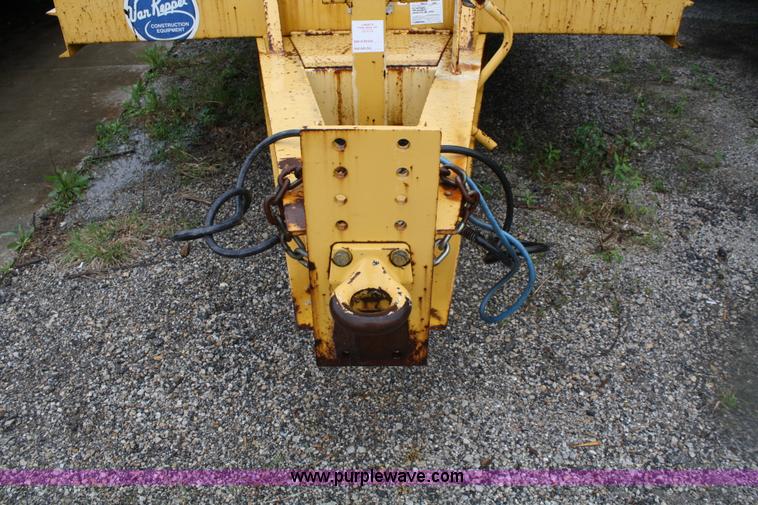 image for item 4712 2001 Trail King TK40 trailer