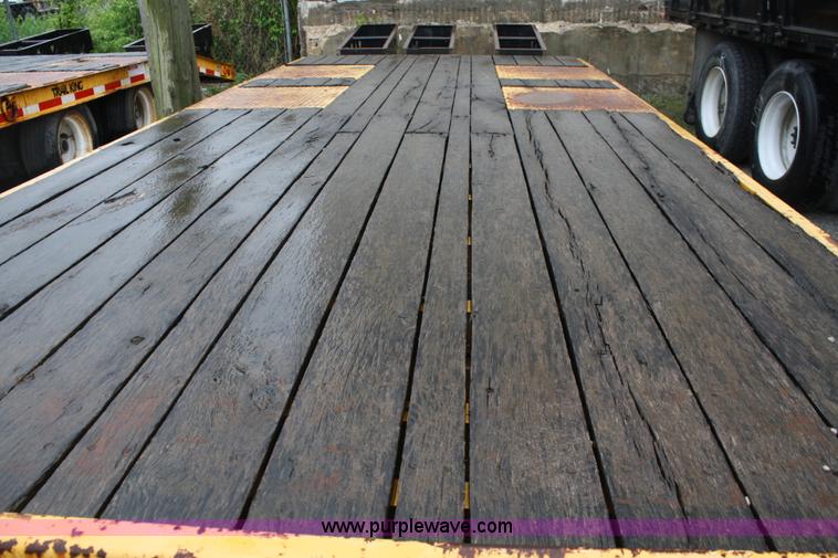 image for item 4712 2001 Trail King TK40 trailer