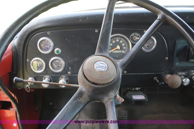 image for item 4725 1977 International Loadstar 1600 dump truck