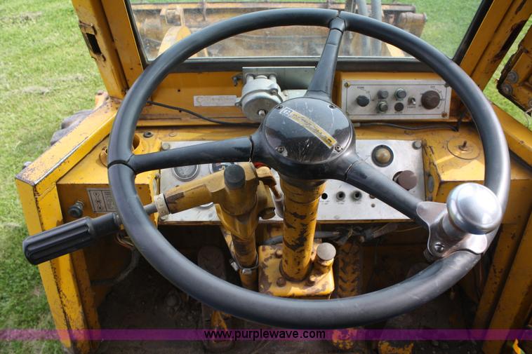 image for item 4772 1971 Caterpillar 920 wheel loader
