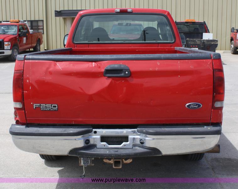 image for item 4776 2004 Ford F250 Super Duty supercab pickup truck