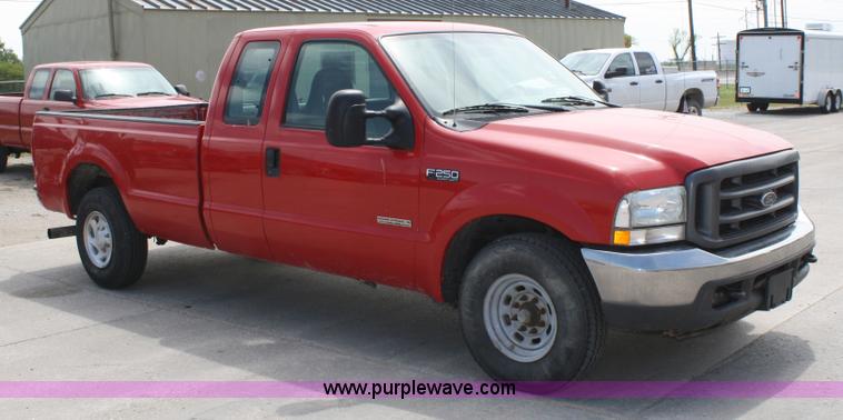 image for item 4776 2004 Ford F250 Super Duty supercab pickup truck