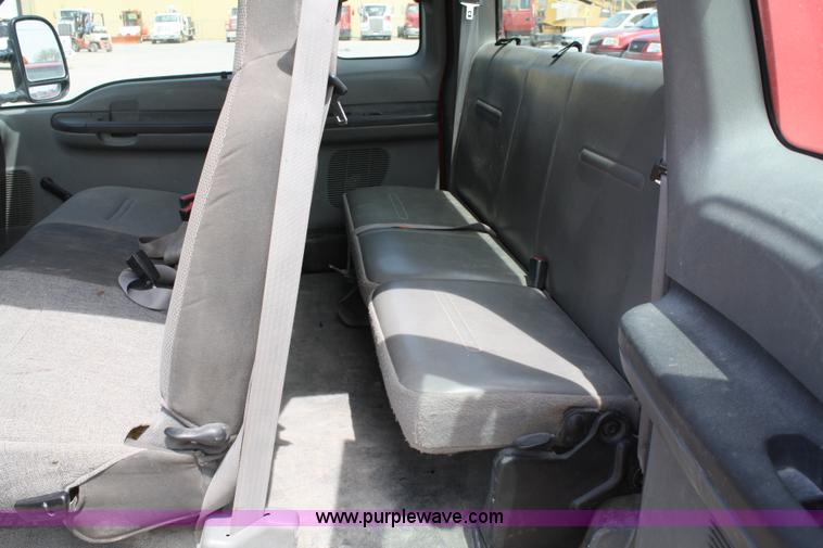 image for item 4776 2004 Ford F250 Super Duty supercab pickup truck