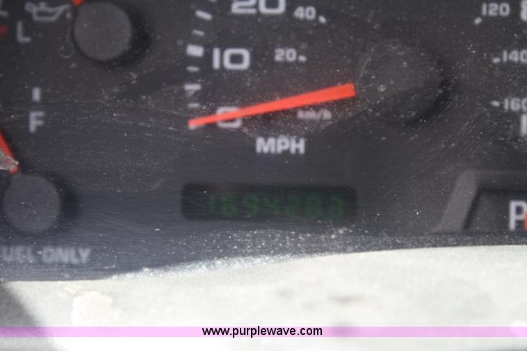 image for item 4776 2004 Ford F250 Super Duty supercab pickup truck