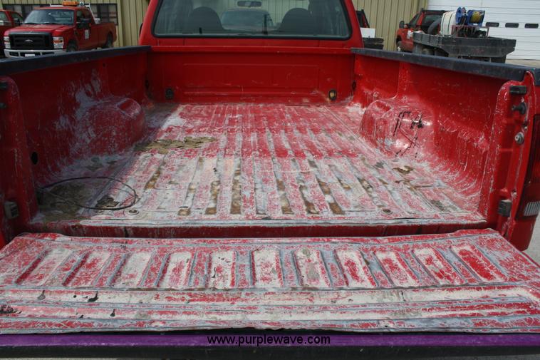 image for item 4776 2004 Ford F250 Super Duty supercab pickup truck