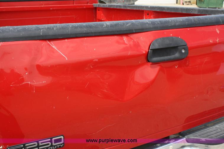 image for item 4776 2004 Ford F250 Super Duty supercab pickup truck