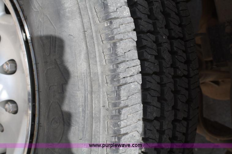 image for item 4776 2004 Ford F250 Super Duty supercab pickup truck