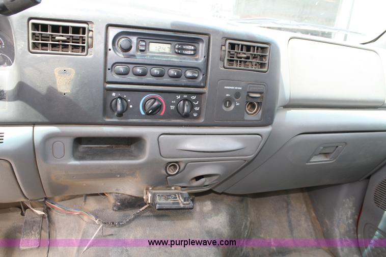 image for item 4777 2002 Ford F250 Super Duty pickup truck