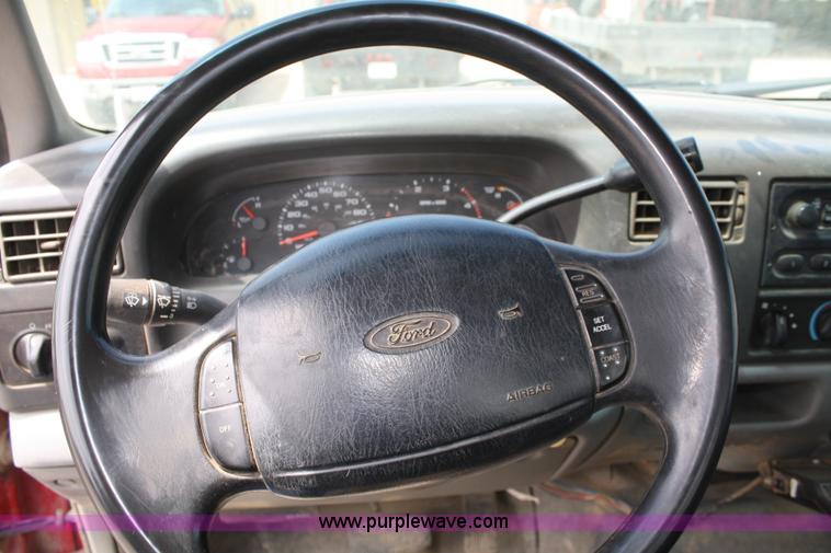 image for item 4777 2002 Ford F250 Super Duty pickup truck