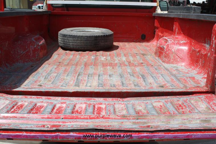 image for item 4777 2002 Ford F250 Super Duty pickup truck