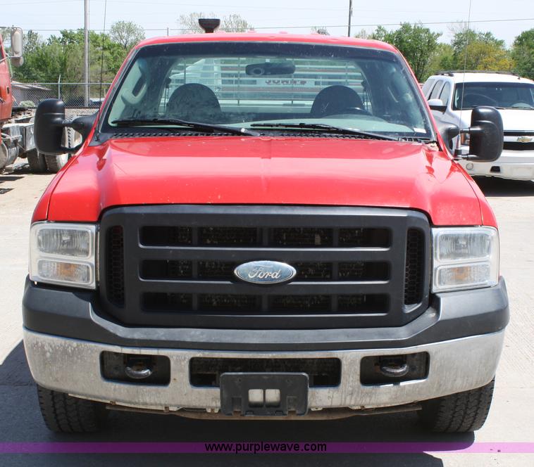 image for item 4784 2006 Ford F350 Super Duty crew cab pickup