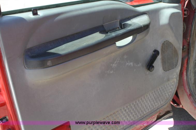 image for item 4784 2006 Ford F350 Super Duty crew cab pickup