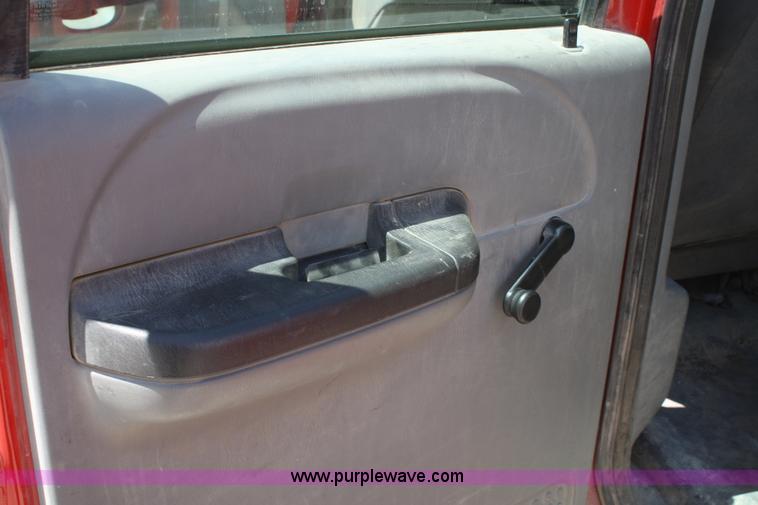 image for item 4784 2006 Ford F350 Super Duty crew cab pickup