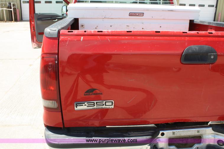 image for item 4784 2006 Ford F350 Super Duty crew cab pickup