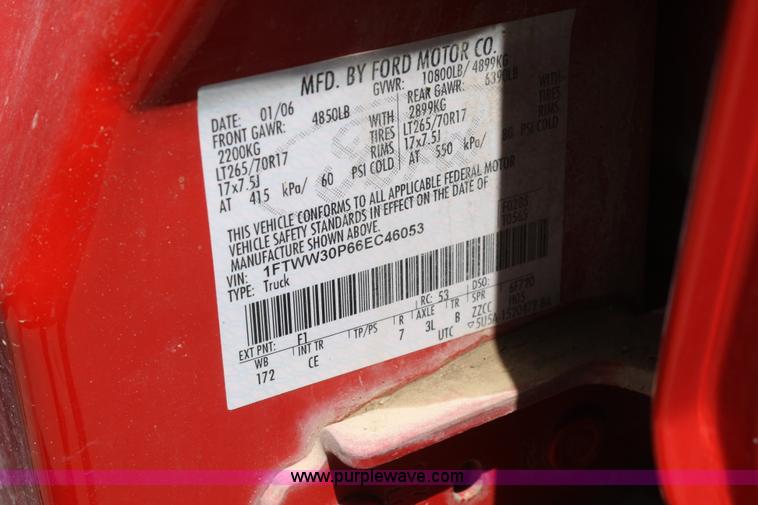 image for item 4784 2006 Ford F350 Super Duty crew cab pickup