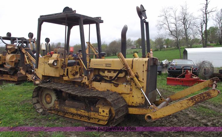 image for item 5435 1975 Case 475 cable plow