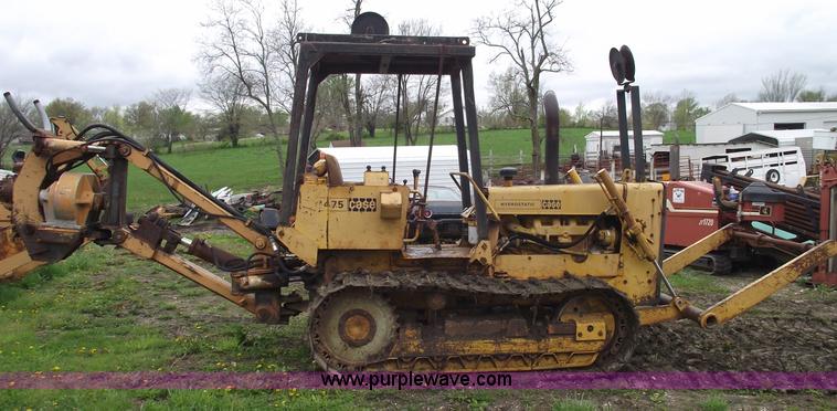 image for item 5435 1975 Case 475 cable plow