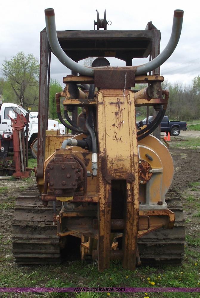 image for item 5435 1975 Case 475 cable plow
