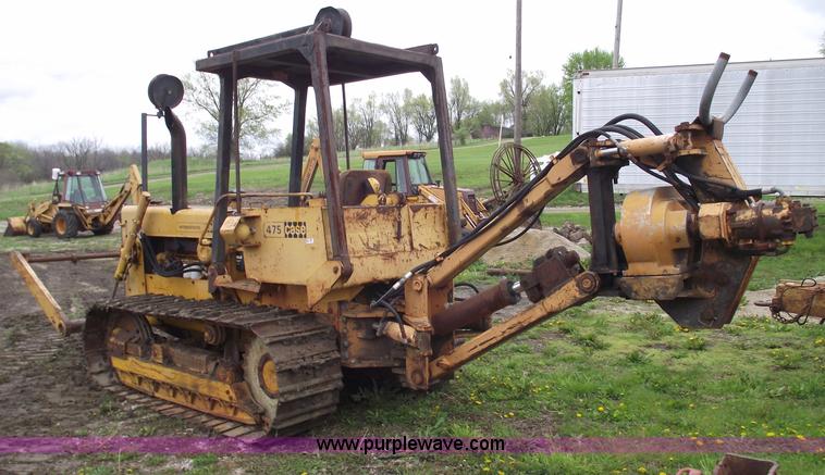 image for item 5435 1975 Case 475 cable plow
