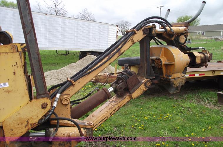 image for item 5435 1975 Case 475 cable plow