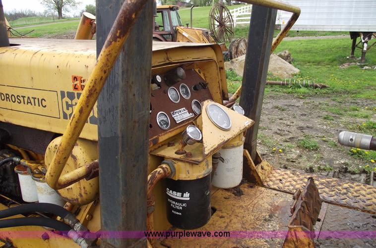 image for item 5435 1975 Case 475 cable plow