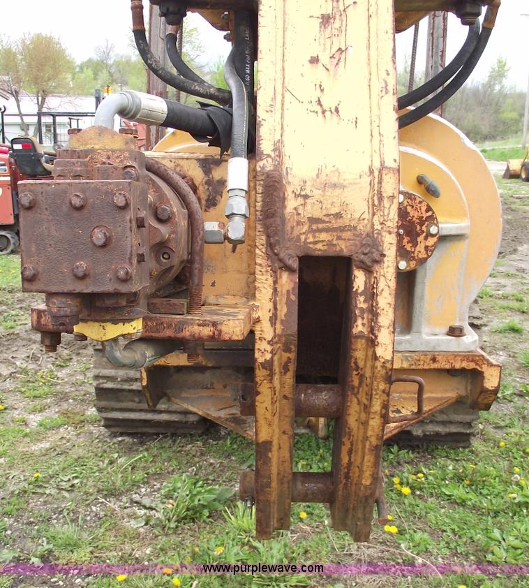image for item 5435 1975 Case 475 cable plow