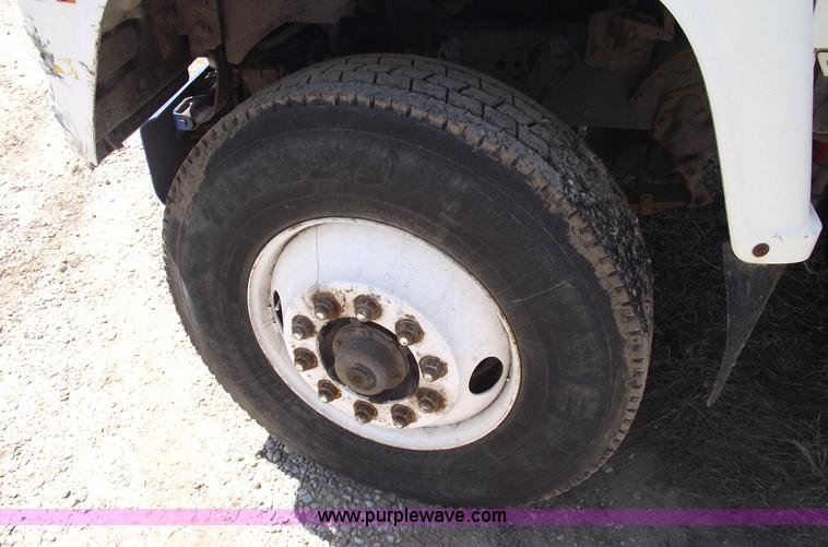 image for item 5440 1994 Ford LN9000 single axle dump truck