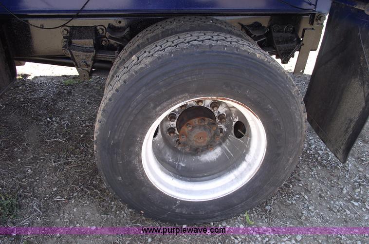 image for item 5440 1994 Ford LN9000 single axle dump truck