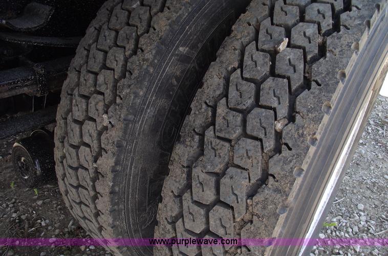 image for item 5440 1994 Ford LN9000 single axle dump truck