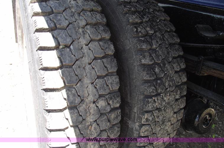 image for item 5440 1994 Ford LN9000 single axle dump truck