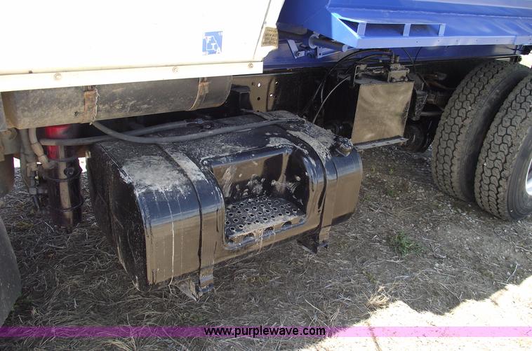 image for item 5440 1994 Ford LN9000 single axle dump truck