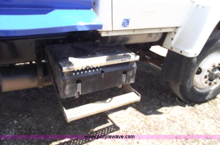 image for item 5440 1994 Ford LN9000 single axle dump truck