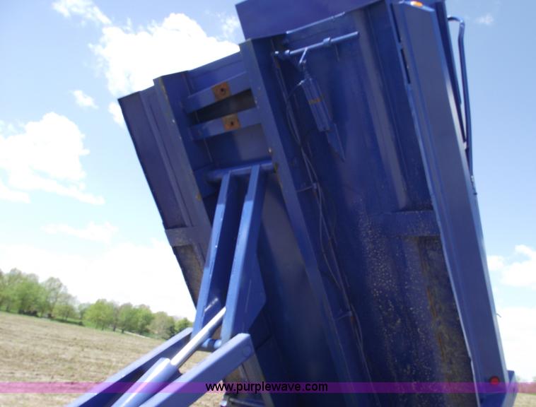 image for item 5440 1994 Ford LN9000 single axle dump truck