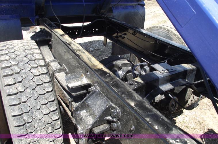 image for item 5440 1994 Ford LN9000 single axle dump truck