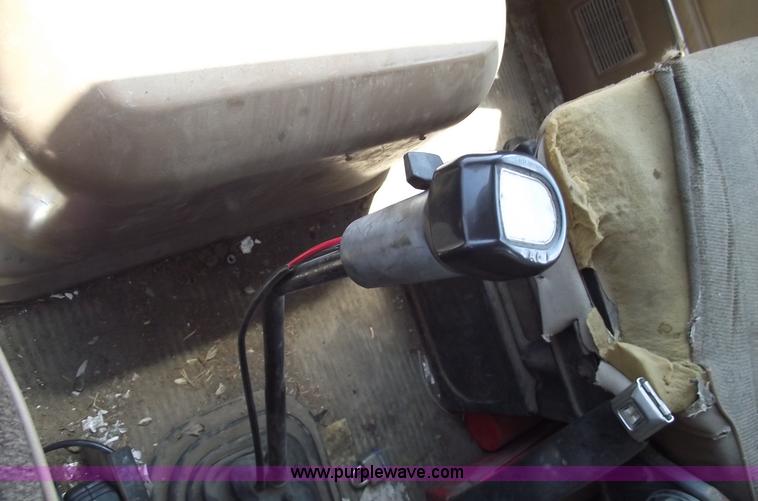 image for item 5440 1994 Ford LN9000 single axle dump truck